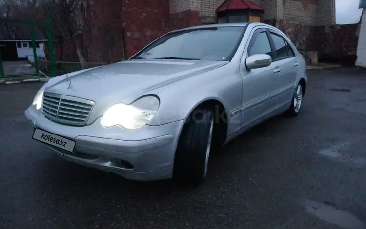 Mercedes-Benz C 180 2001 года за 2 300 000 тг. в Кокшетау