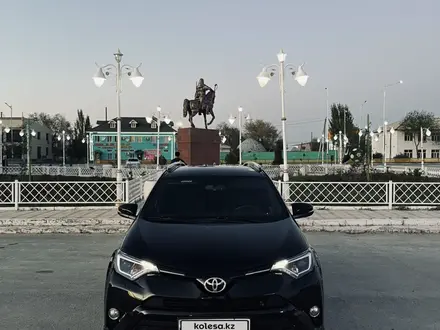 Toyota RAV4 2017 года за 11 700 000 тг. в Караганда – фото 2