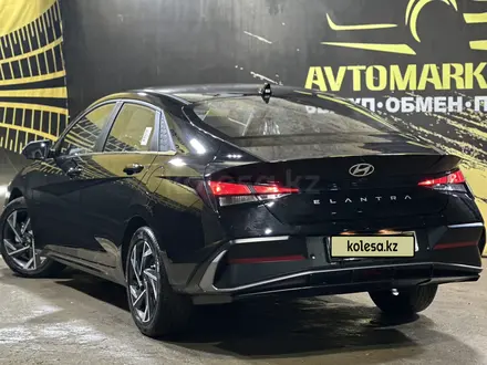 Hyundai Elantra 2022 года за 9 390 000 тг. в Актобе – фото 5