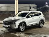 Hyundai Santa Fe 2022 года за 16 500 000 тг. в Уральск – фото 2
