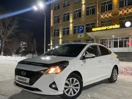 Hyundai Accent 2023 года за 8 150 000 тг. в Караганда