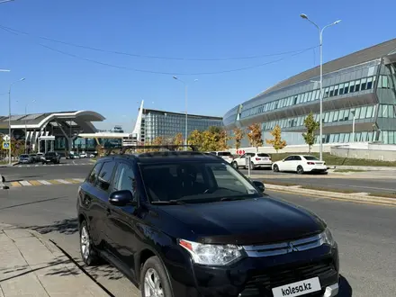 Mitsubishi Outlander 2015 года за 8 800 000 тг. в Астана – фото 2