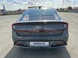 Hyundai Sonata 2022 года за 14 850 000 тг. в Актобе – фото 4