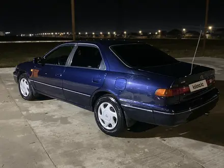 Toyota Camry 1997 года за 3 500 000 тг. в Тараз – фото 2