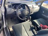 Nissan Versa 2010 года за 2 700 000 тг. в Атырау – фото 4