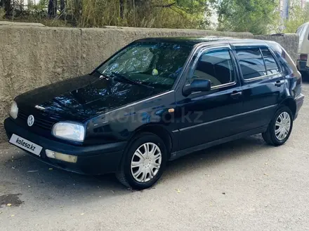 Volkswagen Golf 1997 года за 1 400 000 тг. в Караганда