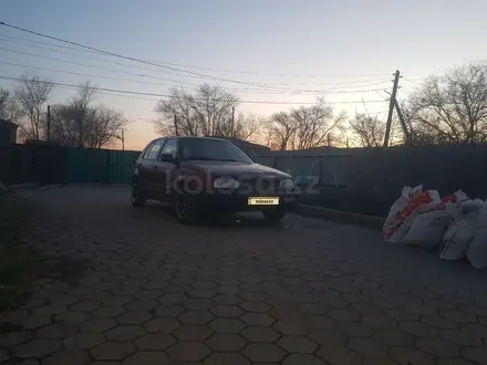 Volkswagen Golf 1993 года за 600 000 тг. в Караганда – фото 3