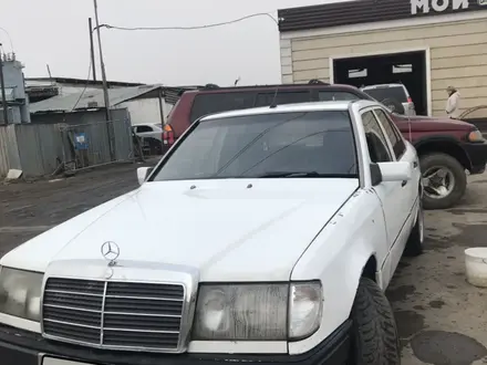 Mercedes-Benz E 200 1993 года за 1 000 000 тг. в Сатпаев – фото 3