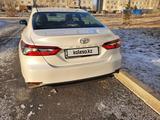 Toyota Camry 2023 года за 18 500 000 тг. в Павлодар – фото 2