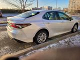 Toyota Camry 2023 года за 18 500 000 тг. в Павлодар – фото 5