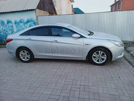 Hyundai Sonata 2010 года за 5 500 000 тг. в Астана – фото 2