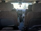 Kia Carnival 2004 года за 3 500 000 тг. в Костанай – фото 5