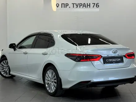 Toyota Camry Prestige 2018 года за 12 850 000 тг. в Астана – фото 2