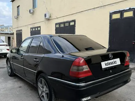 Mercedes-Benz C 280 1995 года за 2 800 000 тг. в Актау – фото 2