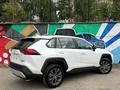 Toyota RAV4 2024 года за 15 690 000 тг. в Алматы – фото 3