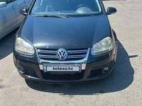 Volkswagen Golf 2004 года за 4 000 000 тг. в Алматы