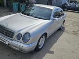 Mercedes-Benz E 230 1996 годаүшін2 300 000 тг. в Актобе – фото 3