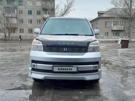 Toyota Voxy 2003 годаүшін4 100 000 тг. в Семей – фото 2