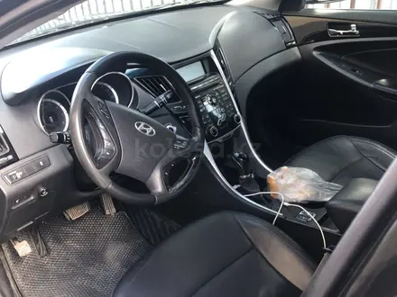 Hyundai Sonata 2010 года за 3 500 000 тг. в Актобе – фото 8