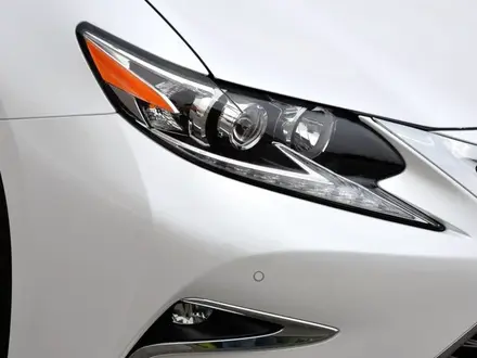 Стекла фар Lexus ES300 за 30 000 тг. в Астана