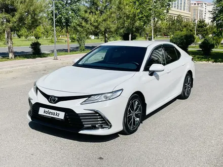 Toyota Camry 2021 года за 16 900 000 тг. в Шымкент