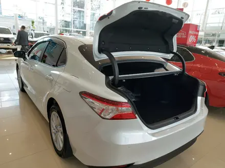 Toyota Camry Comfort 2022 года за 20 570 000 тг. в Костанай – фото 8