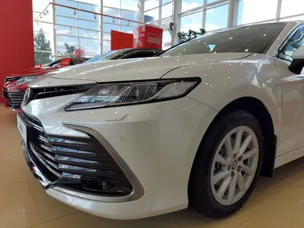 Toyota Camry Comfort 2022 года за 20 570 000 тг. в Костанай – фото 3