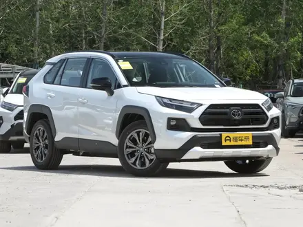 Toyota RAV4 2023 года за 14 800 000 тг. в Алматы