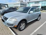 Volkswagen Touareg 2004 года за 5 500 000 тг. в Астана