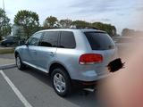Volkswagen Touareg 2004 года за 5 500 000 тг. в Астана – фото 2