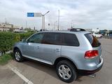 Volkswagen Touareg 2004 года за 5 500 000 тг. в Астана – фото 4