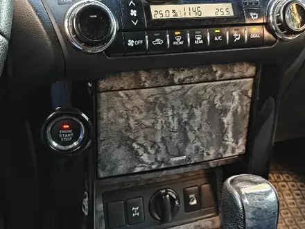 Toyota Land Cruiser Prado 2014 года за 19 000 000 тг. в Актобе – фото 24