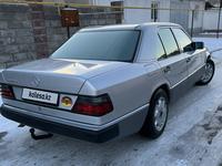 Mercedes-Benz E 200 1993 года за 2 700 000 тг. в Шымкент