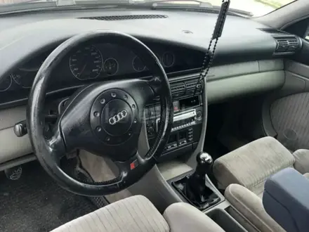 Audi A6 1994 года за 2 650 000 тг. в Уральск – фото 2