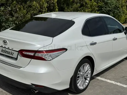 Toyota Camry 2019 года за 14 700 000 тг. в Актау – фото 5