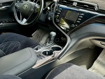 Toyota Camry 2019 года за 14 700 000 тг. в Актау – фото 6