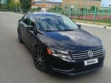 Volkswagen Passat 2013 года за 4 500 000 тг. в Уральск – фото 2