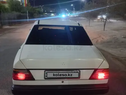 Mercedes-Benz E 260 1992 года за 800 000 тг. в Мангистау – фото 2