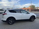 Toyota RAV4 2018 года за 10 500 000 тг. в Уральск