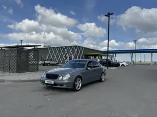 Mercedes-Benz E 240