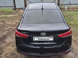 Hyundai Accent 2022 года за 7 500 000 тг. в Уральск – фото 3