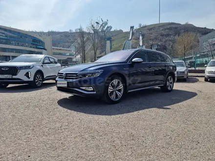 Volkswagen Passat 2022 года за 19 900 000 тг. в Алматы – фото 2