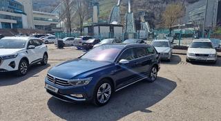 Volkswagen Passat 2022 года за 19 900 000 тг. в Алматы