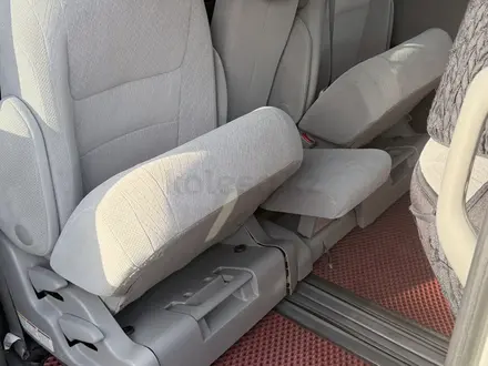 Toyota Sienna 2015 года за 7 500 000 тг. в Атырау – фото 9