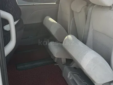 Toyota Sienna 2015 года за 7 500 000 тг. в Атырау – фото 10
