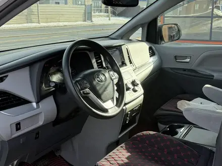 Toyota Sienna 2015 года за 7 500 000 тг. в Атырау – фото 8