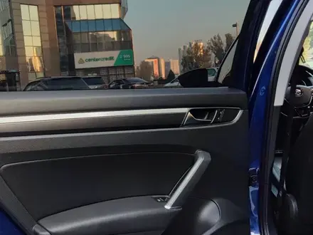 Volkswagen Passat 2016 года за 8 600 000 тг. в Алматы – фото 19