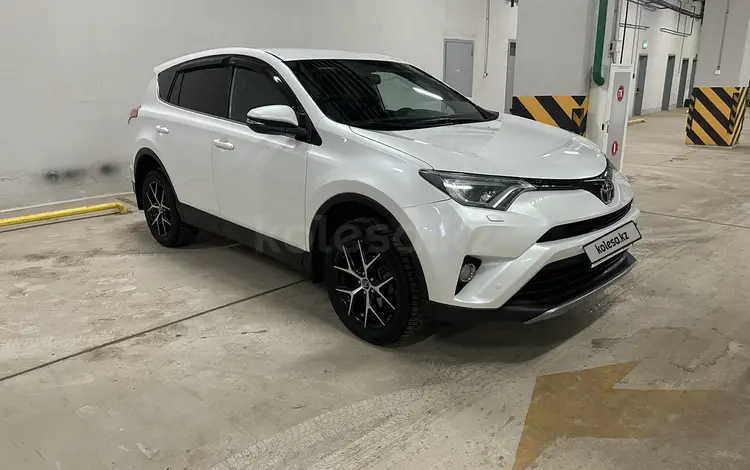 Toyota RAV4 2018 года за 12 500 000 тг. в Астана