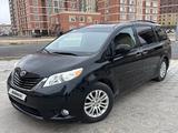 Toyota Sienna 2014 годаfor12 500 000 тг. в Актау