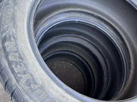 235/55/19 Goodyear. Зимний комплект дёшево за 40 000 тг. в Алматы – фото 4